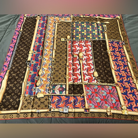 Louis Vuitton Scarf - Picture 1 of 7